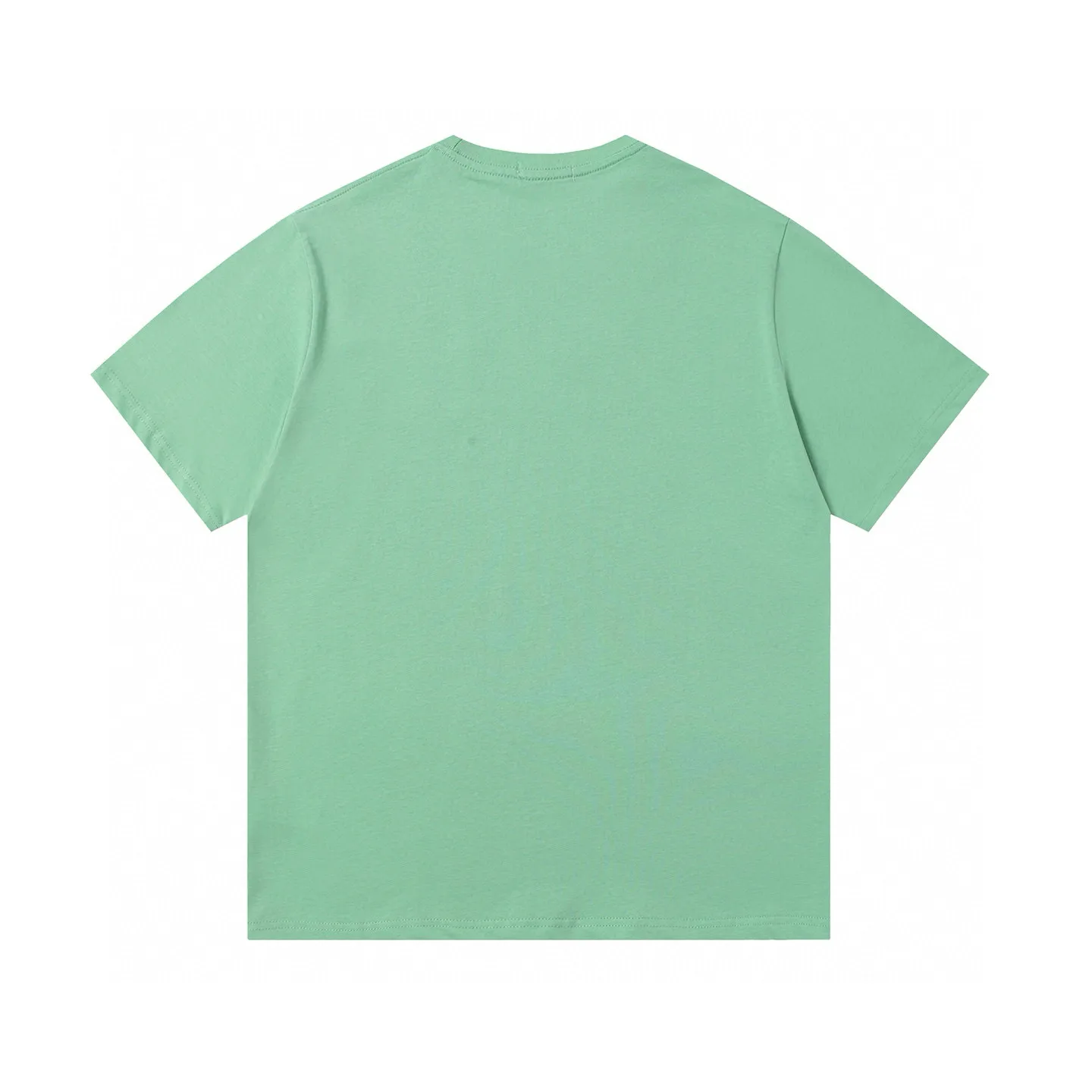 P130 Style number: 657 Ralph Lauren/Ralph Lauren 2025 new summer pure cotton 240g silicone Polo embossed round neck T-shirt. The main LOGO on the neck has a QR code mark, which can be scanned for verification. It uses 3D silicone three-dimensional English letter logo embossing to distinguish low-quality products on the market. 32 counts, 240g hydrophilic toner, 100% cotton fabric, comfortable and soft, highly breathable, focusing on high-end cost-effectiveness, needless to say good quality. Available in a variety of colors, both boys and girls can try this genderless style, giving them a yuppie tone in no time. Immerse yourself in your leisurely style, and have your own style in retro. Natural, vivid and very French romantic feelings, perfectly integrating youthful atmosphere and trend. Color: white, navy blue, light green Size: S-xL S Shoulder width 44 Bust 104 Sleeve length 23 Clothing length 72 M Shoulder width 45 Bust 108 Sleeve length 24 Clothing length 74 L Shoulder width 46 Bust 112 Sleeve length 25 Clothing length 76 xL Shoulder width 47 Bust 116 Sleeve length 26 Clothing length 78